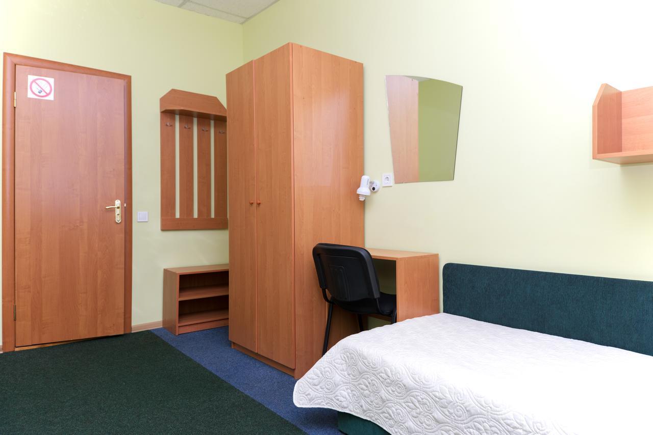 Hotel 18 Lviv Extérieur photo