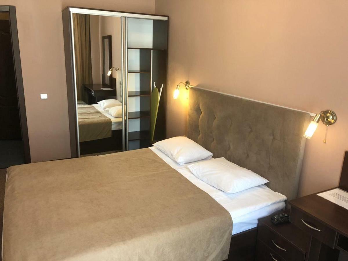 Hotel 18 Lviv Extérieur photo