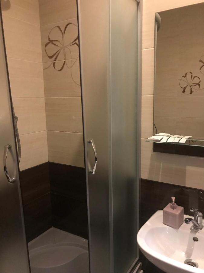 Hotel 18 Lviv Extérieur photo
