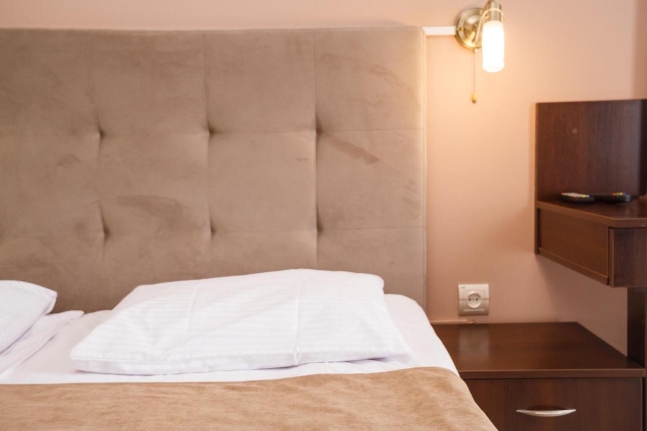 Hotel 18 Lviv Extérieur photo