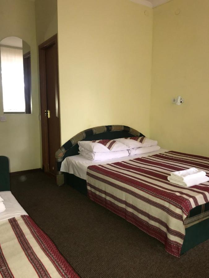 Hotel 18 Lviv Extérieur photo